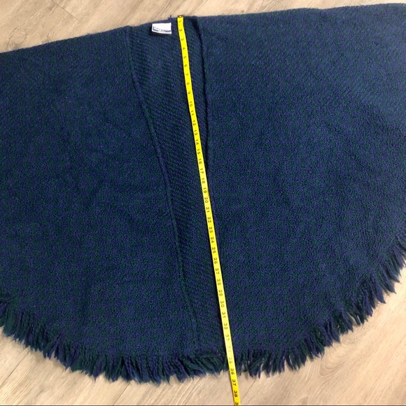 Celtic Wool Ruana Wrap - Picture 6 of 7